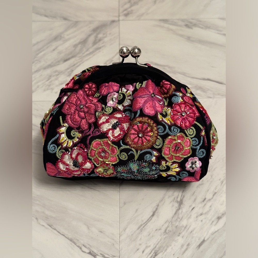 Vera Bradley 25th Anniversary beaded and embroidered kiss lock clutch purse